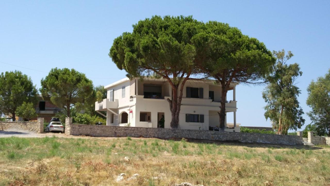 Villa Tzanetos Seaside à Kyparissia Extérieur photo